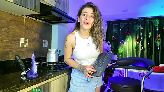 oriana thomson2 online show from January 11, 2025, 2:20 am