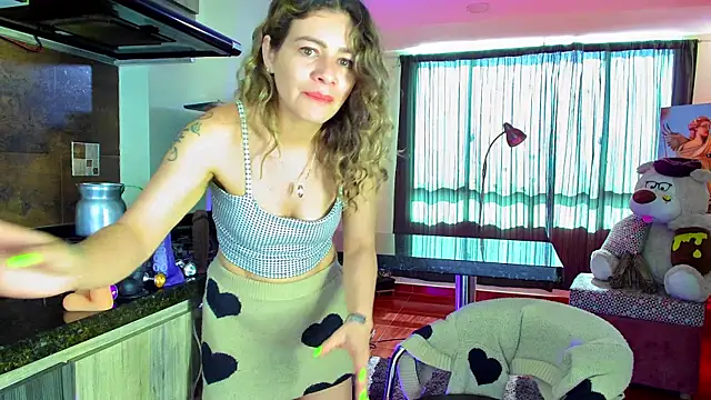 oriana thomson2 online show from January 21, 2025, 2:26 pm