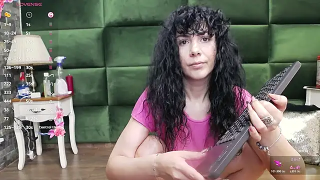 Snapshot of SelenSummer chatting on October 27, 2025, 8:02 pm SelenSummer online show from October 27, 2025, 8:02 pm