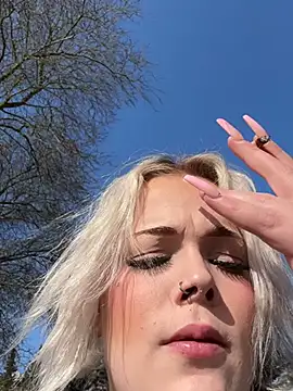 elina may online show from March 8, 2025, 1:03 pm