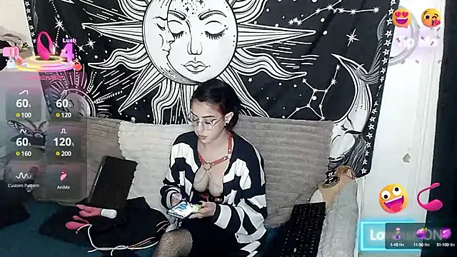 LisandreLaVenale online show from March 16, 2025, 8:00 pm