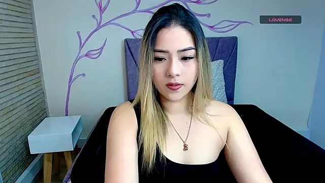 DahliaMoore online show from December 11, 2024, 12:02 pm