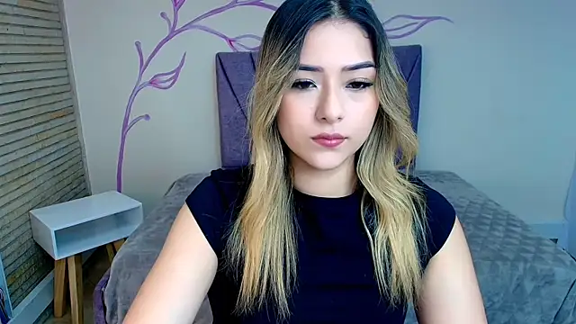 DahliaMoore online show from December 13, 2024, 12:06 pm