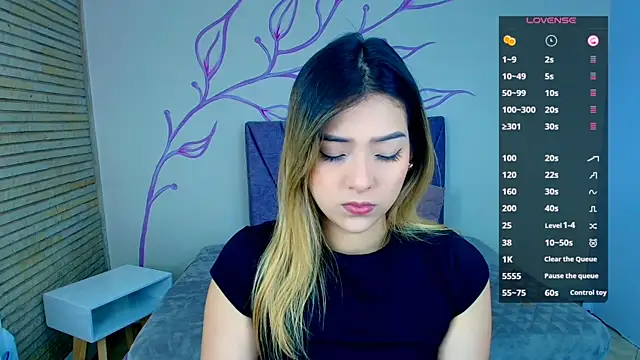 DahliaMoore online show from December 21, 2024, 1:21 pm