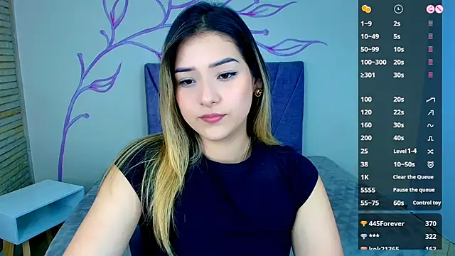 DahliaMoore online show from December 21, 2024, 4:25 pm