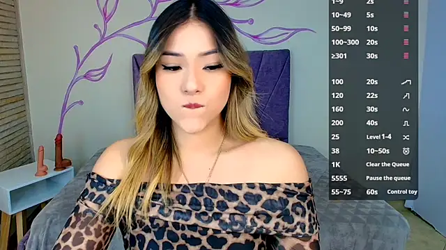 DahliaMoore online show from December 22, 2024, 3:33 am