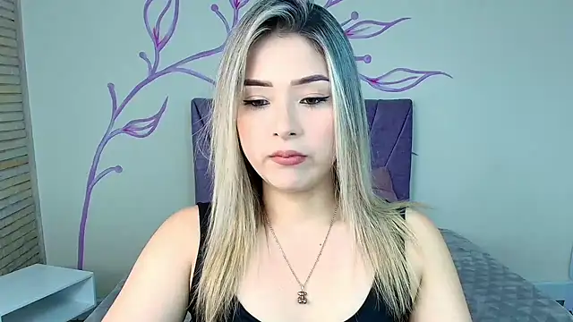 DahliaMoore online show from February 5, 2025, 7:42 pm