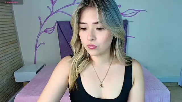 DahliaMoore online show from February 27, 2025, 8:09 pm