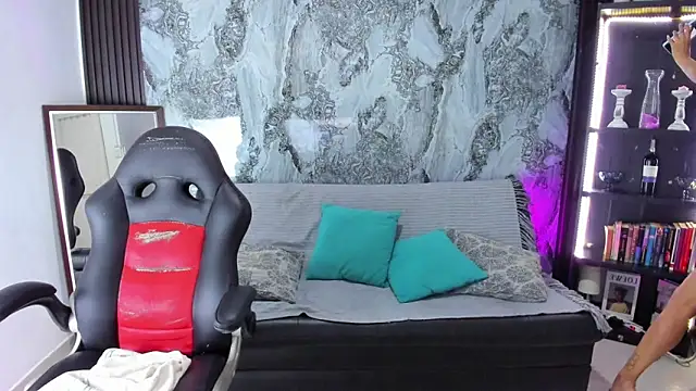 Snapshot of Carlota_milf_30 chatting on November 11, 2025, 7:03 pm Carlota milf 30 online show from November 11, 2025, 7:03 pm