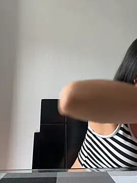 IssabellaLopez online show from November 18, 2025, 4:33 pm