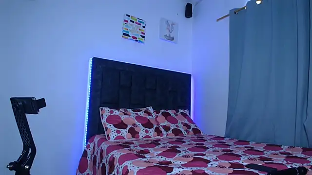 Snapshot of IssabellaLopez chatting on March 18, 2026, 3:15 pm IssabellaLopez online show from March 18, 2026, 3:15 pm