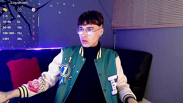 Jeam hot online show from September 23, 2025, 9:29 pm