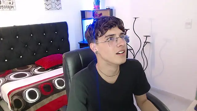 Jeam hot online show from October 16, 2025, 9:49 pm