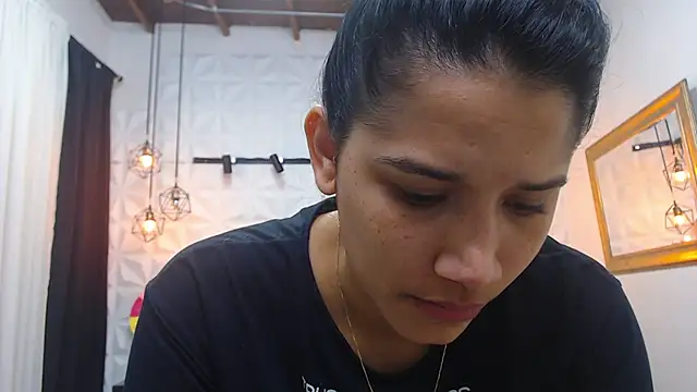 Alison Wiley online show from January 15, 2025, 11:43 am