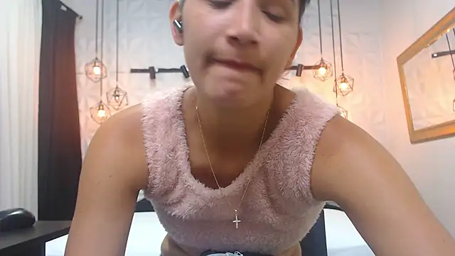 Alison Wiley online show from February 4, 2025, 1:06 pm