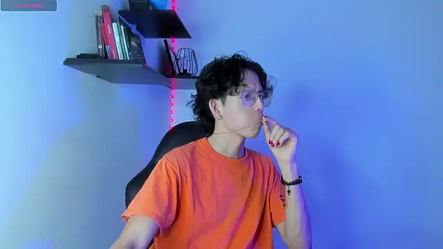 manu vera online show from February 10, 2025, 7:28 pm