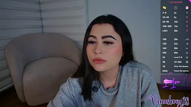 venusleroy  online show from April 8, 2026, 11:16 pm