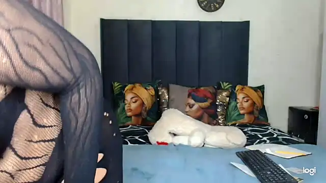 quenliyasa online show from January 15, 2026, 8:23 pm