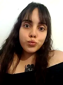 lucylovles online show from December 4, 2024, 8:56 am