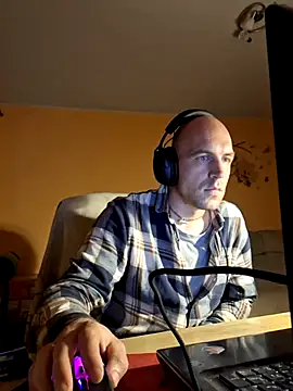 Snapshot of Kulokas chatting on September 15, 2025, 7:58 pm Kulokas online show from September 15, 2025, 7:58 pm