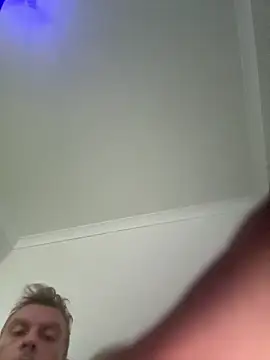 aus guy93 online show from April 6, 2026, 3:59 am