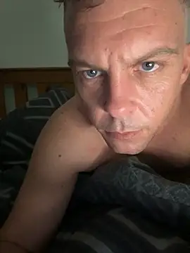 Snapshot of aus_guy93 chatting on May 9, 2026, 5:29 pm aus guy93 online show from May 9, 2026, 5:29 pm