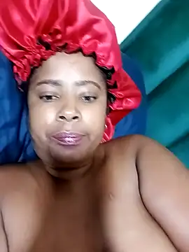 2Sweetysmile online show from February 17, 2026, 12:12 pm