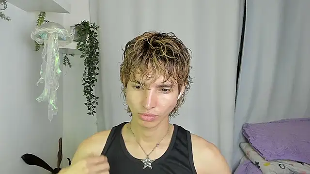 santy-kitty online show from October 12, 2025, 1:15 am