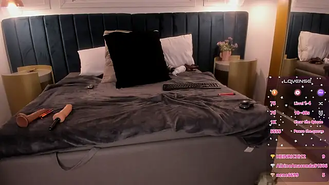 Snapshot of Issabella_Roa chatting on December 16, 2024, 10:56 pm Issabella Roa online show from December 16, 2024, 10:56 pm