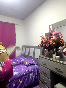 perlita05 online show from November 22, 2025, 3:27 am