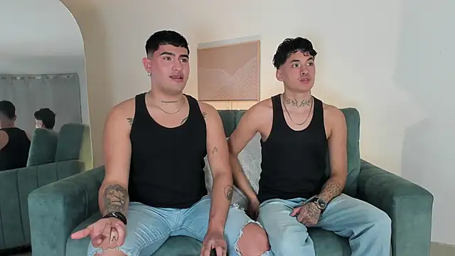 MatheoVelez online show from February 28, 2025, 3:04 am