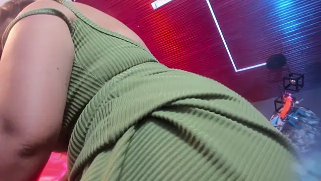 Snapshot of Annaa_rosee chatting on October 16, 2025, 3:29 am Annaa rosee online show from October 16, 2025, 3:29 am