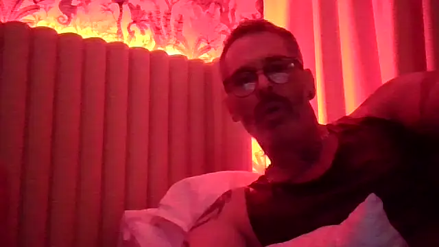 Snapshot of LIVEcamCUMDADDY chatting on April 6, 2026, 2:20 am LIVEcamCUMDADDY online show from April 6, 2026, 2:20 am