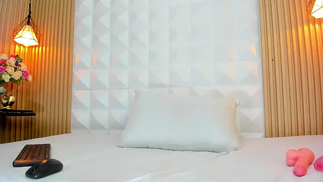 Melanieharriso  online show from February 27, 2025, 1:16 am