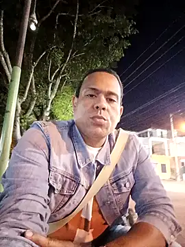 AmbiorixBonilla Leche online show from December 10, 2024, 11:19 pm