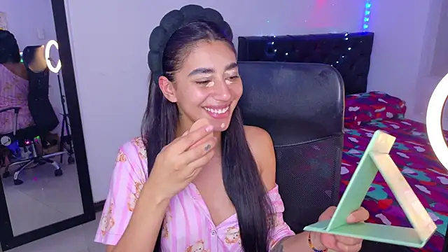 JulietaCheerr online show from December 16, 2025, 1:10 am