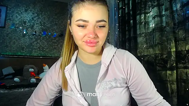 Snapshot of BonnyShy chatting on November 3, 2025, 10:27 am BonnyShy online show from November 3, 2025, 10:27 am