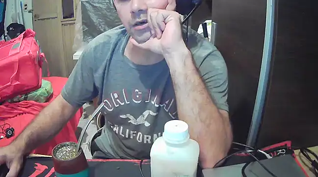 Snapshot of Lolosalvage83 chatting on March 3, 2025, 2:26 pm Lolosalvage83 online show from March 3, 2025, 2:26 pm