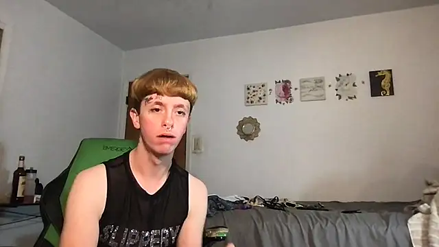 twentywithafelonyy online show from December 17, 2025, 6:47 pm