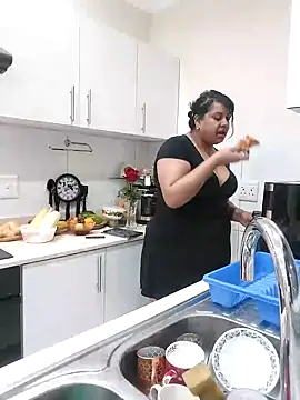 GoddessLorenaTheeSiren online show from February 27, 2025, 5:04 pm