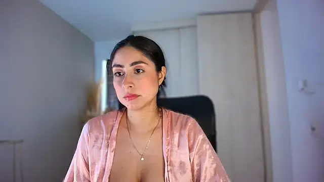 auroracaruso11 online show from July 15, 2026, 6:46 pm