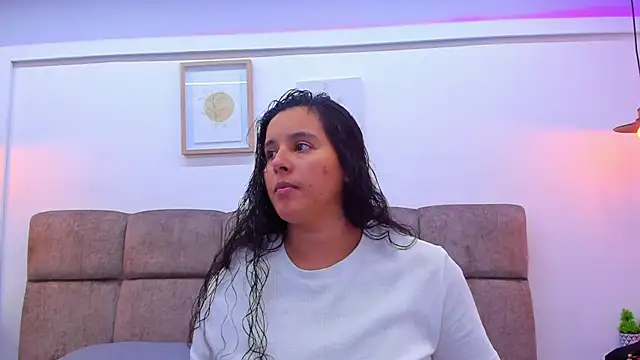 Dilan y Mia online show from February 3, 2025, 2:02 pm