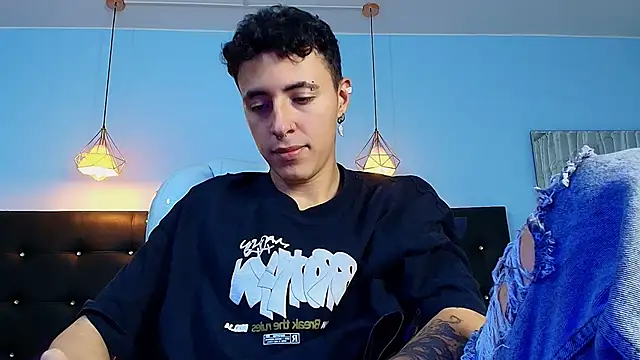 Snapshot of Lobo_17_ chatting on January 3, 2025, 3:38 am Lobo 17 online show from January 3, 2025, 3:38 am