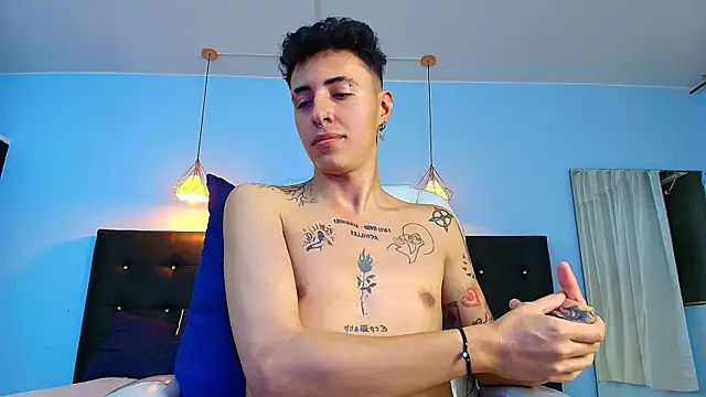 Snapshot of Lobo_17_ chatting on January 8, 2025, 6:52 am Lobo 17 online show from January 8, 2025, 6:52 am