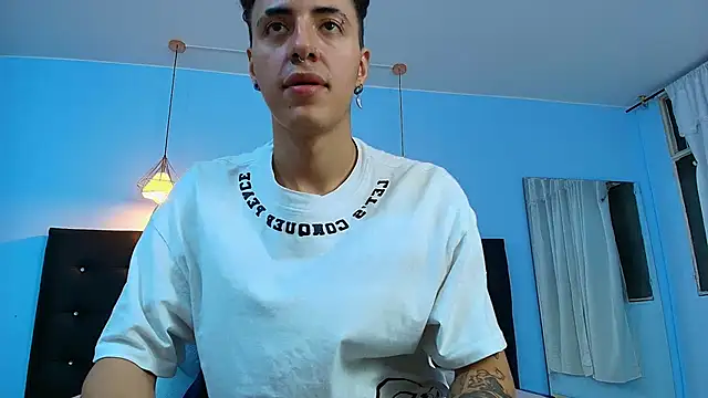 Snapshot of Lobo_17_ chatting on January 18, 2025, 9:56 am Lobo 17 online show from January 18, 2025, 9:56 am