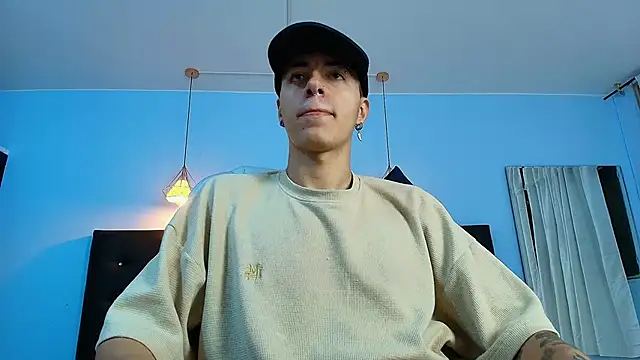 Snapshot of Lobo_17_ chatting on January 21, 2025, 3:48 am Lobo 17 online show from January 21, 2025, 3:48 am