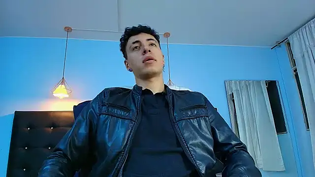 Snapshot of Lobo_17_ chatting on January 23, 2025, 2:23 am Lobo 17 online show from January 23, 2025, 2:23 am