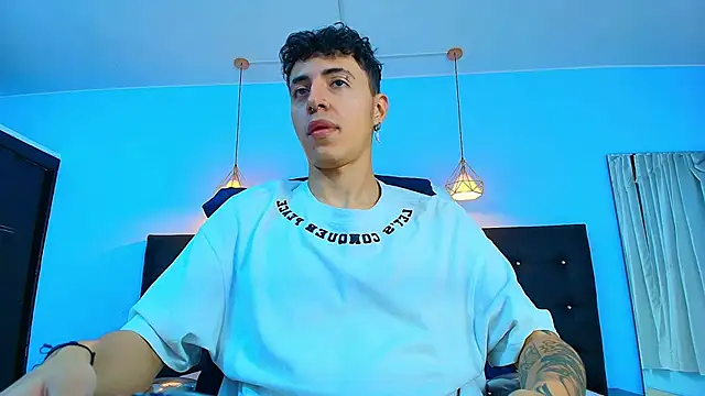 Snapshot of Lobo_17_ chatting on January 26, 2025, 3:48 am Lobo 17 online show from January 26, 2025, 3:48 am