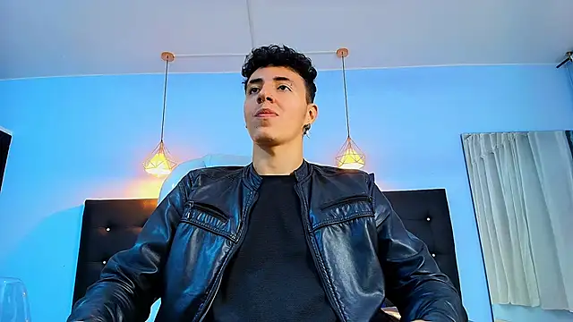 Snapshot of Lobo_17_ chatting on January 28, 2025, 7:00 am Lobo 17 online show from January 28, 2025, 7:00 am