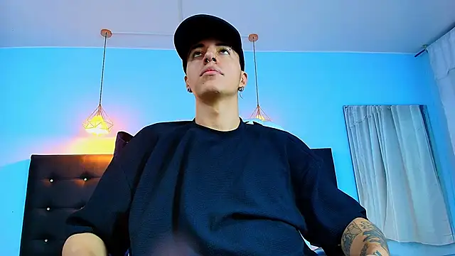 Snapshot of Lobo_17_ chatting on January 30, 2025, 3:55 am Lobo 17 online show from January 30, 2025, 3:55 am